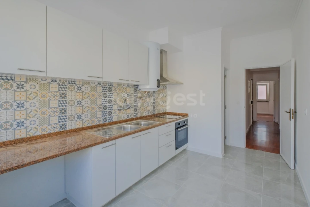 Apartamento T5 para Venda em Moita Foto 3