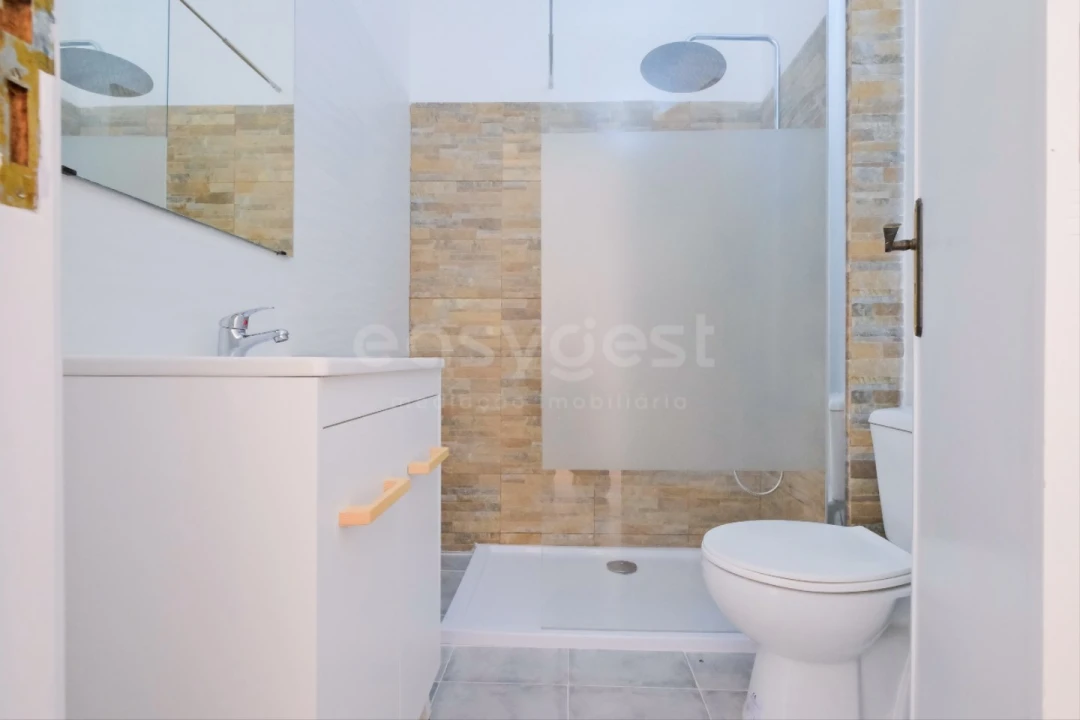 Apartamento T5 para Venda em Moita Foto 6