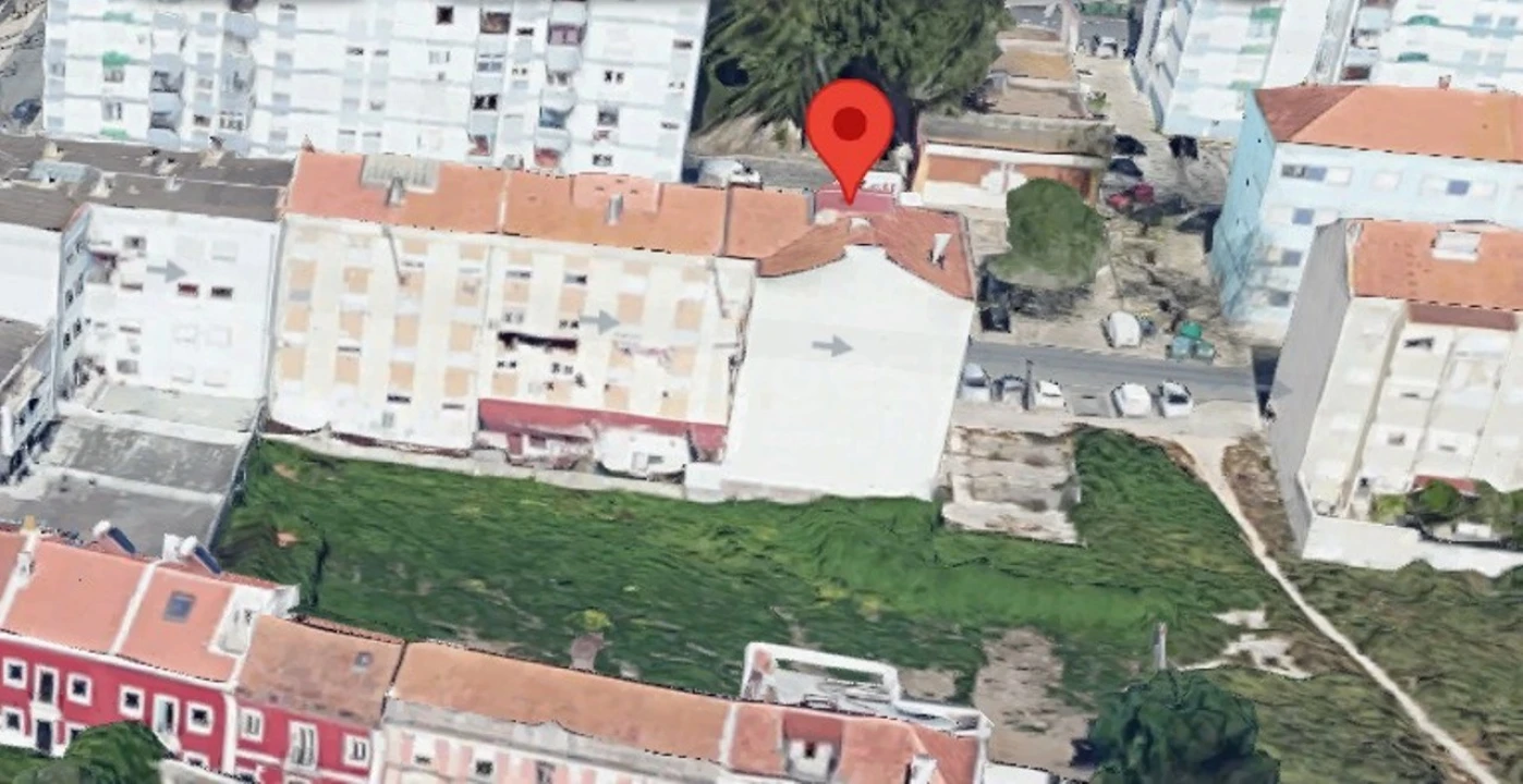 Apartamento T5 para Venda em Moita Foto 12