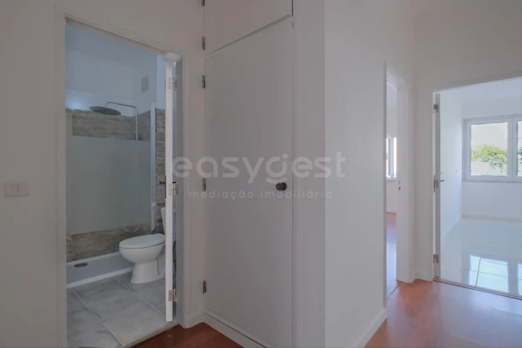 Apartamento T5 para Venda em Moita Foto 2