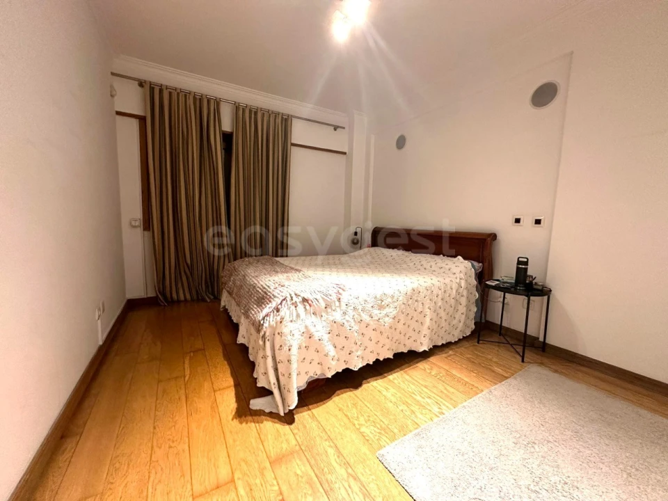 Apartamento T1 para Venda em Alvalade Foto 6