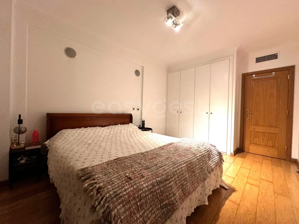 Apartamento T1 para Venda em Alvalade Foto 7