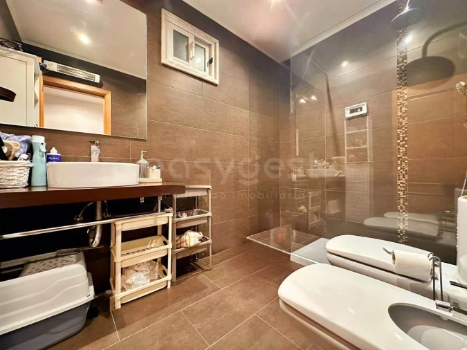 Apartamento T1 para Venda em Alvalade Foto 8