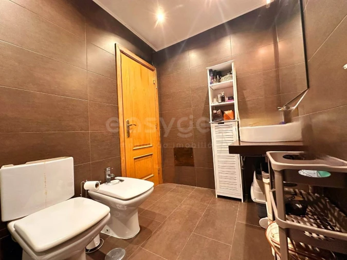 Apartamento T1 para Venda em Alvalade Foto 9