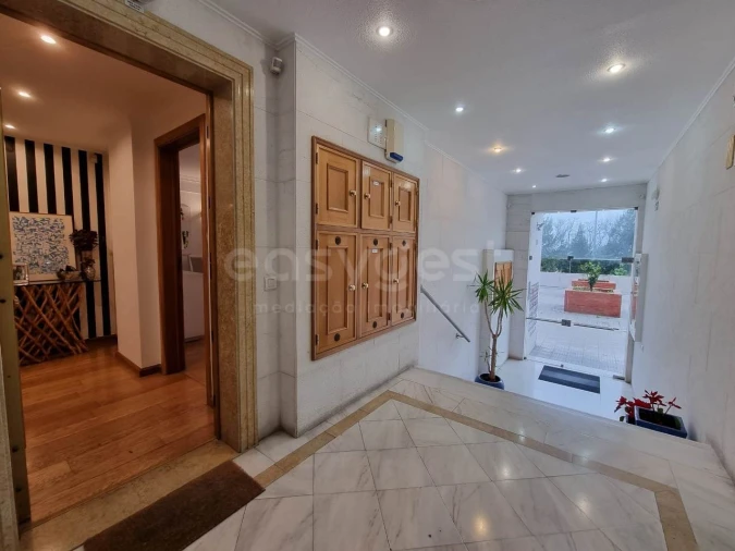 Apartamento T1 para Venda em Alvalade Foto 12