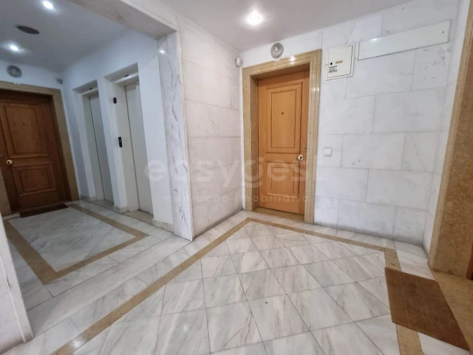 Apartamento T1 para Venda em Alvalade Foto 14