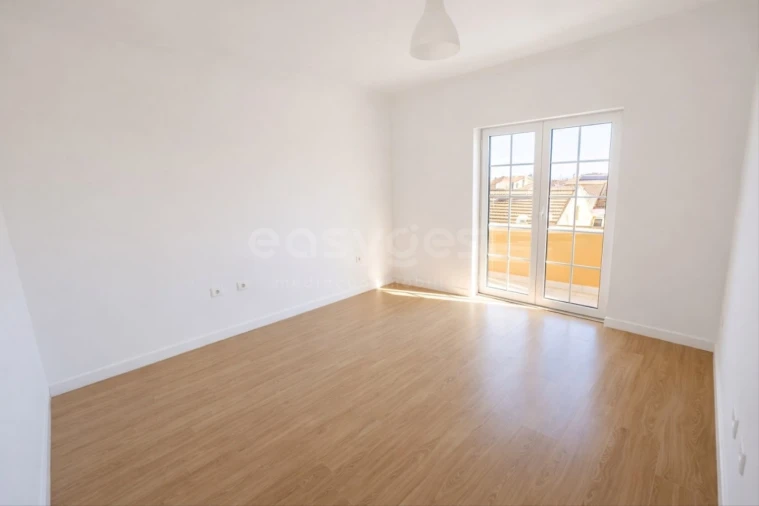 Moradia T4 para Venda em Gambia-Pontes-Alto da Guerra Foto 4