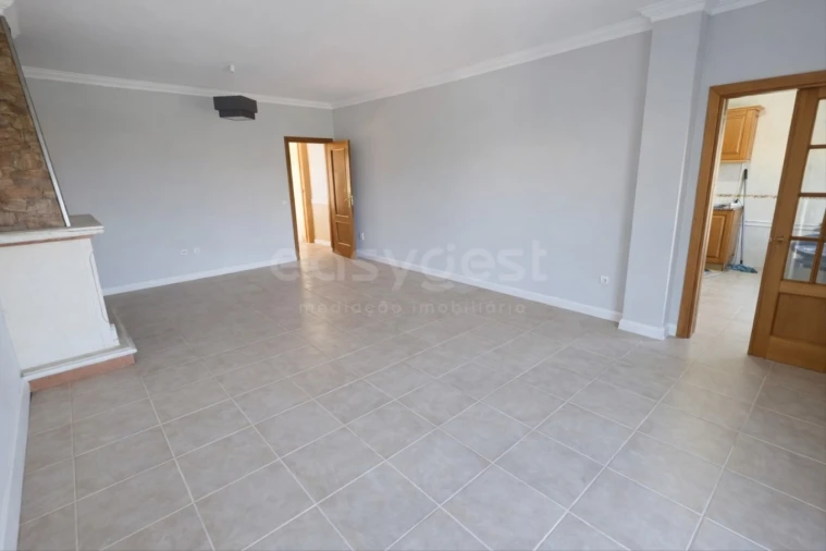 Moradia T4 para Venda em Gambia-Pontes-Alto da Guerra Foto 7