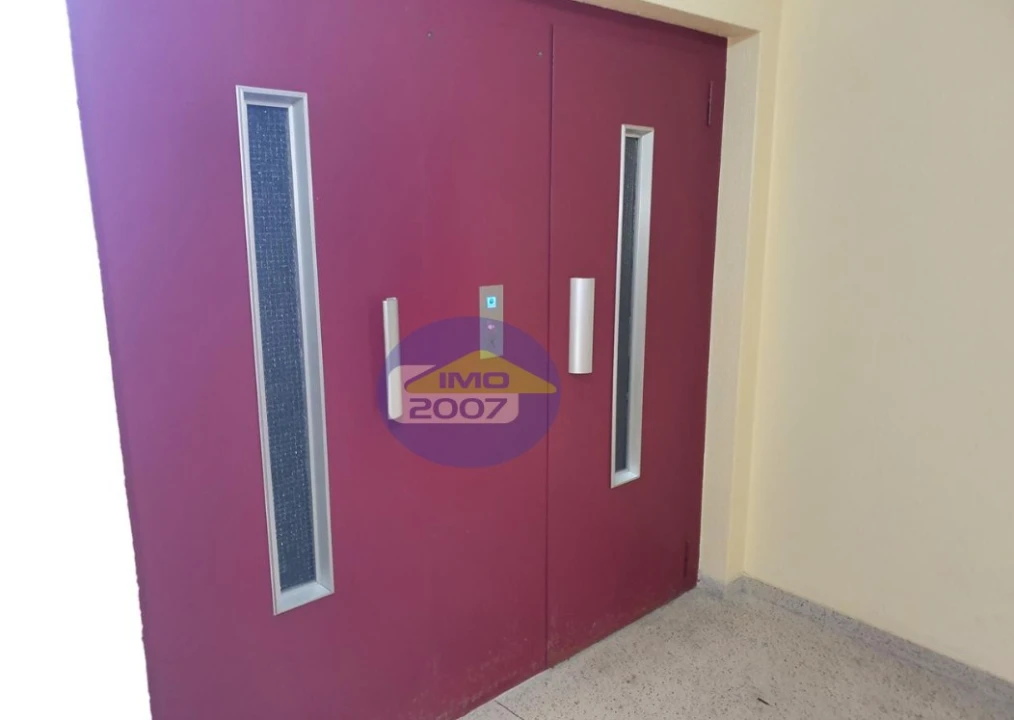 Apartamento T3 para Venda em Vilar de Andorinho Foto 2