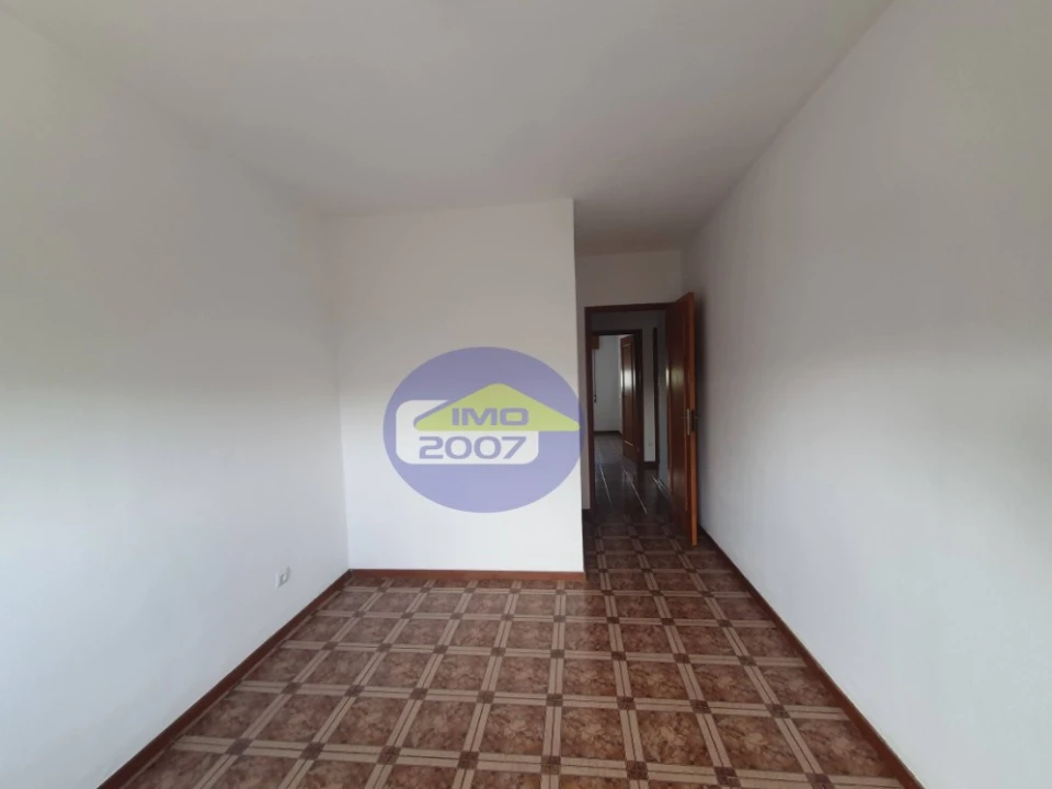 Apartamento T3 para Venda em Vilar de Andorinho Foto 12