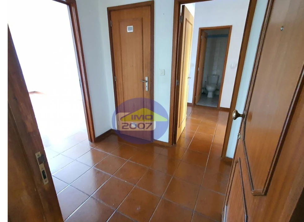 Apartamento T3 para Venda em Vilar de Andorinho Foto 14