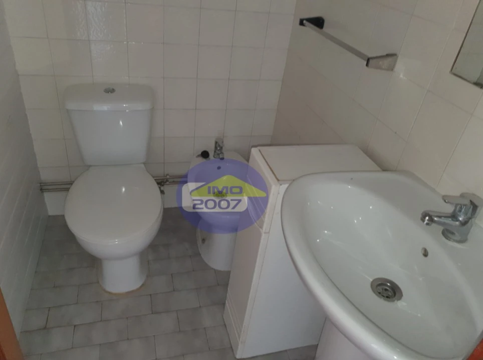 Apartamento T3 para Venda em Vilar de Andorinho Foto 16