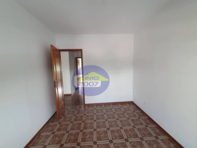 Apartamento T3 para Venda em Vilar de Andorinho Foto 10