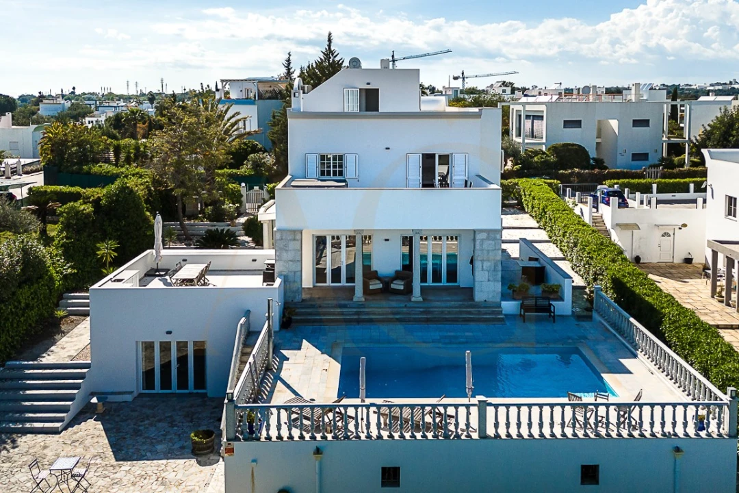 Moradia T4 para Venda em Tavira (Santa Maria e Santiago) Foto 1