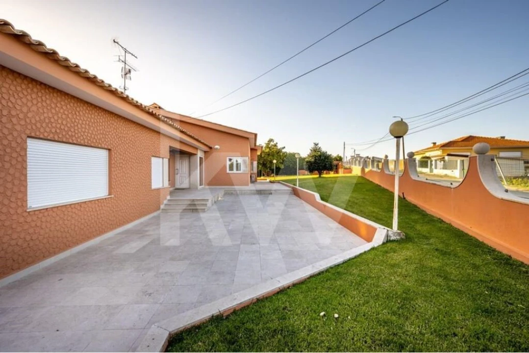 Moradia T6 para Venda em Nogueira do Cravo e Pindelo Foto 18