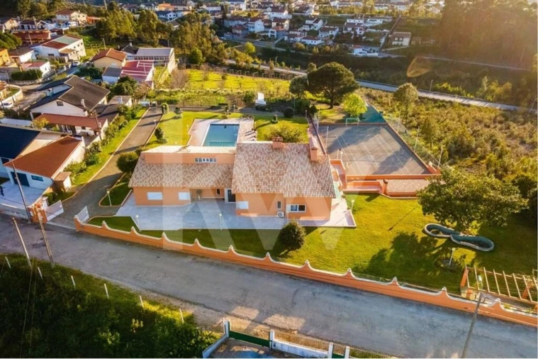 Moradia T6 para Venda em Nogueira do Cravo e Pindelo Foto 70