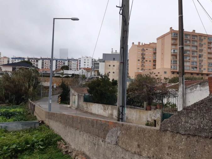 Terreno para Venda em Agualva e Mira-Sintra Foto 3