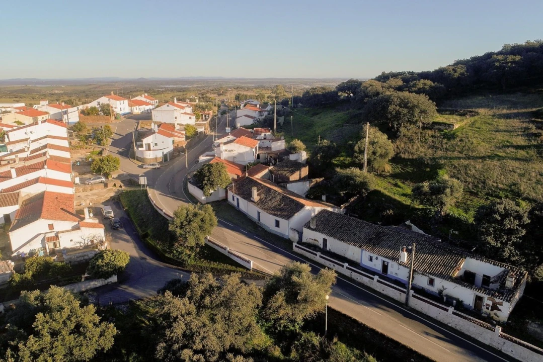 Moradia T2 para Venda em Campo e Campinho Foto 2