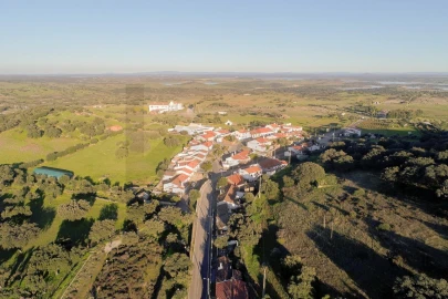 Moradia T2 para Venda em Campo e Campinho