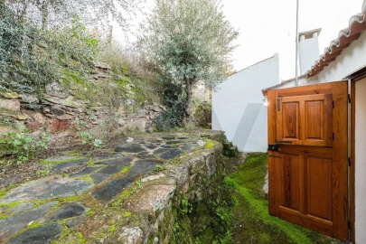 Moradia T2 para Venda em Campo e Campinho