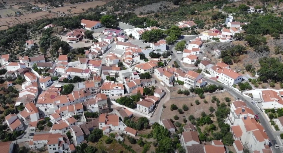 Moradia T3 para Venda em Ribeira de Nisa e Carreiras Foto 1