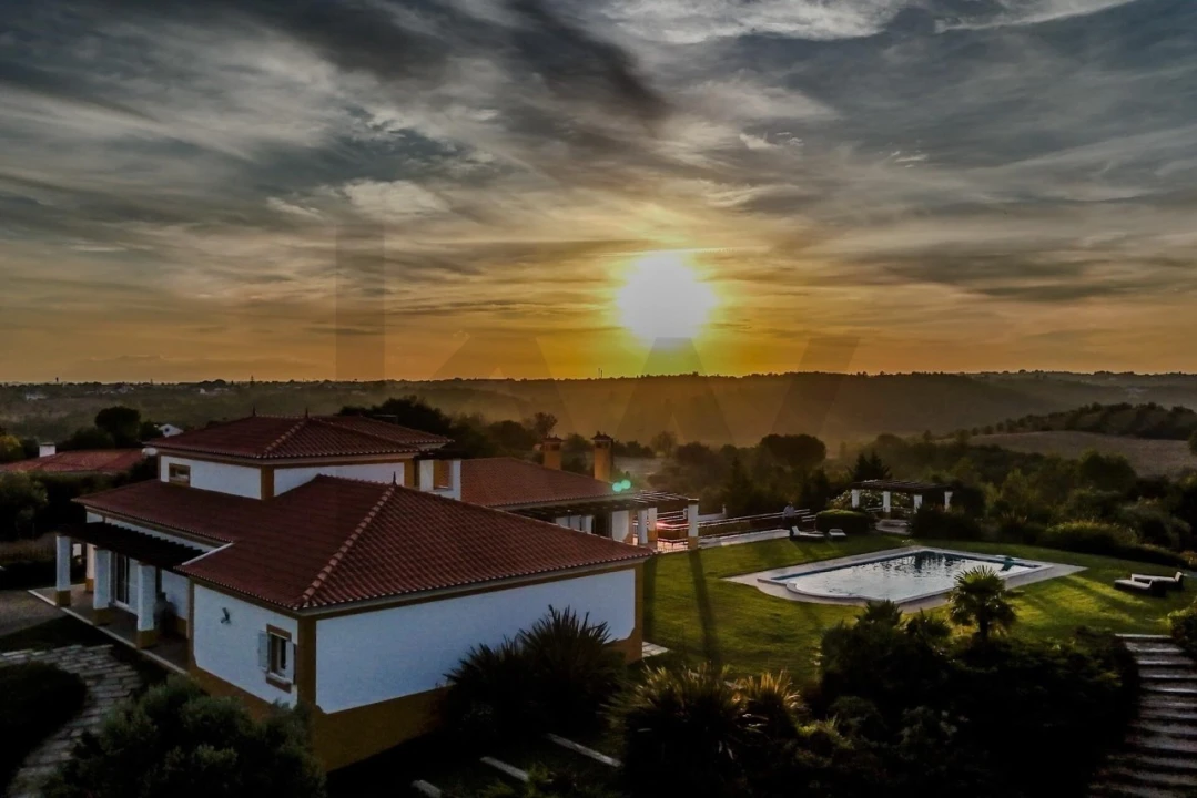 Moradia T5 para Venda em Romeira e Várzea Foto 1