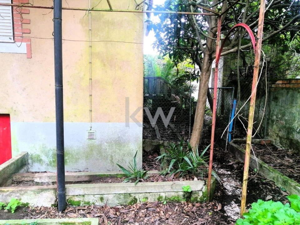 Moradia T4 para Venda em Venteira Foto 29