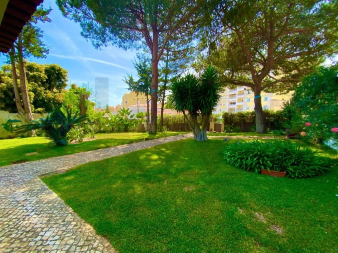 Moradia T5 para Venda em Carcavelos e Parede Foto 3