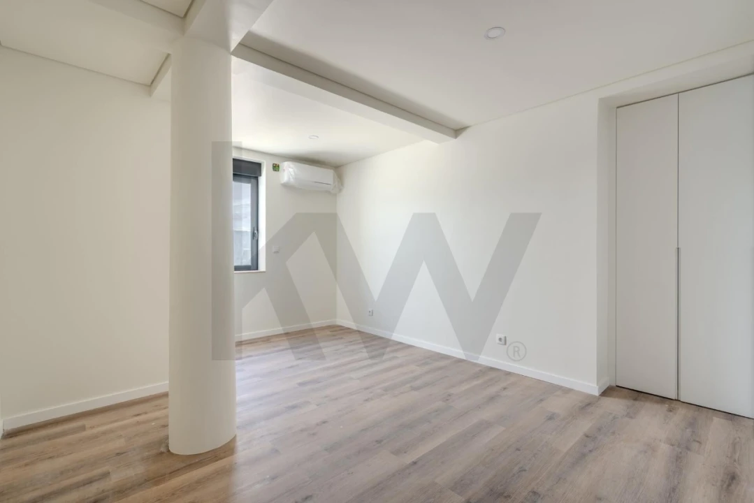 Apartamento T4 para Venda em Ramada e Caneças Foto 17