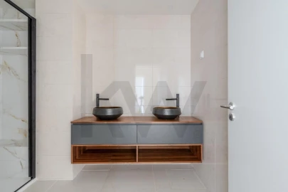 Apartamento T4 para Venda em Ramada e Caneças