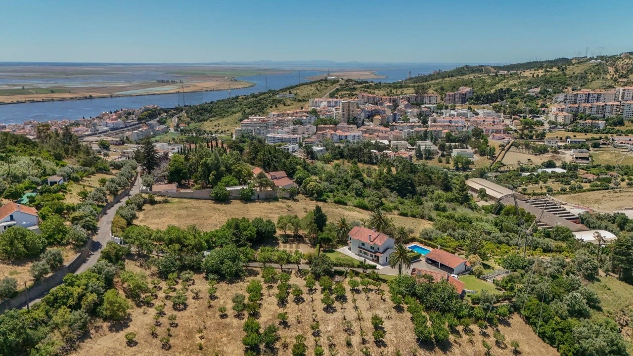 Moradia T5 para Venda em Vila Franca de Xira Foto 32