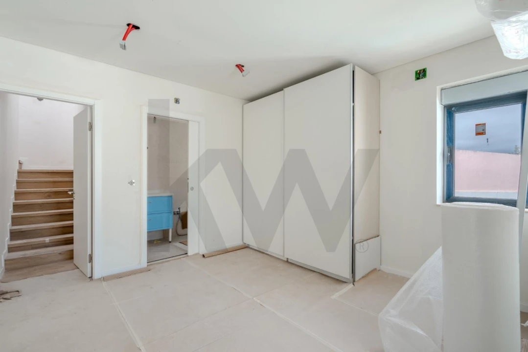 Moradia T2 para Venda em Ramada e Caneças Foto 13