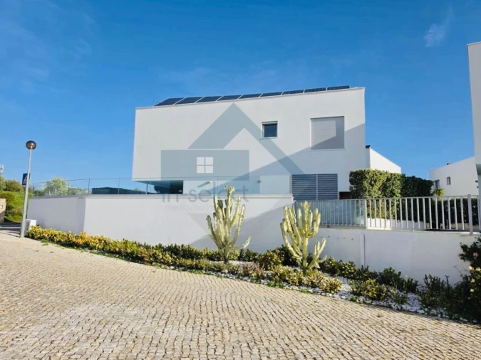 Moradia T3 para Venda em Ferragudo Foto 2