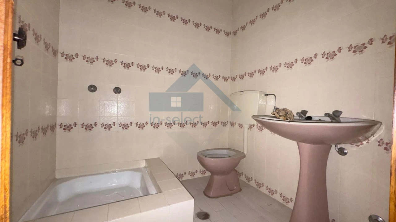 Apartamento T2 para Venda em Quarteira Foto 7