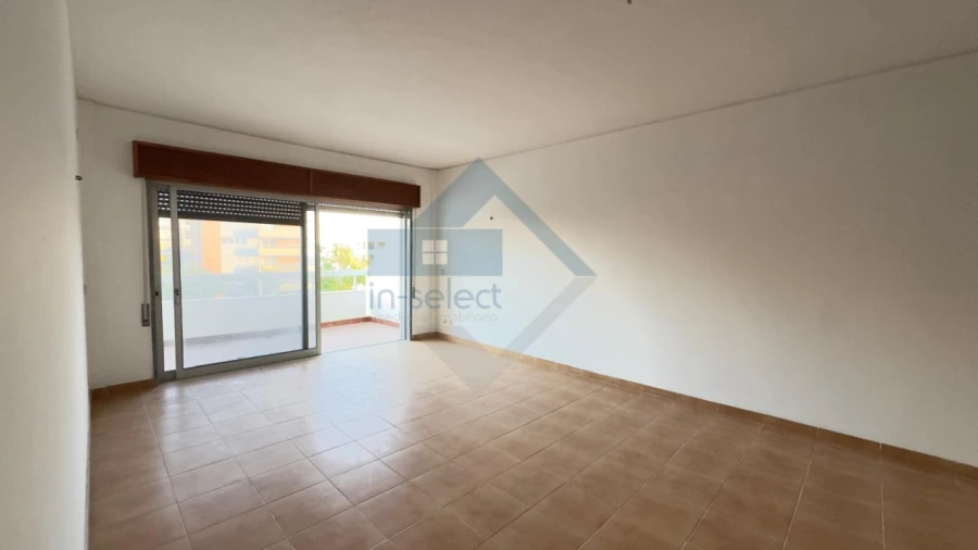 Apartamento T2 para Venda em Quarteira Foto 2