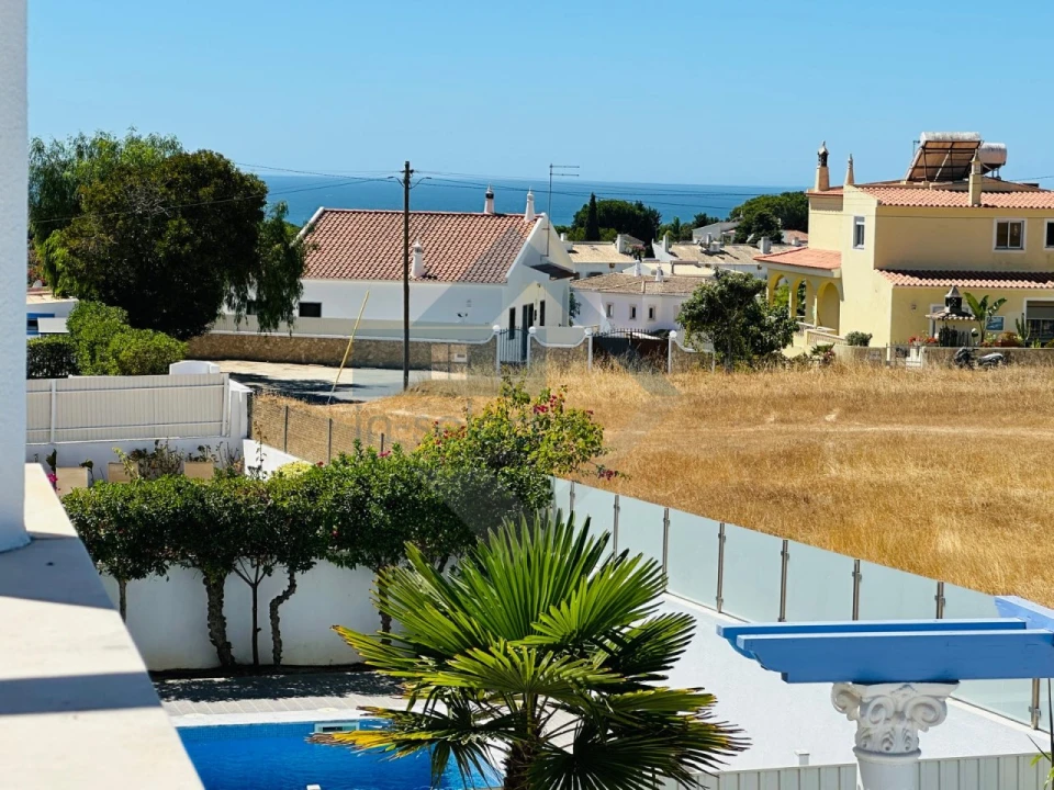 Moradia T4 para Venda em Albufeira e Olhos de Água Foto 3