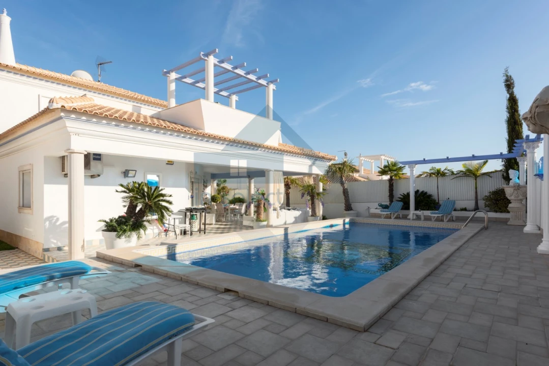 Moradia T4 para Venda em Albufeira e Olhos de Água Foto 10