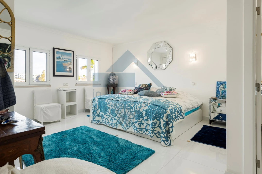 Moradia T4 para Venda em Albufeira e Olhos de Água Foto 28