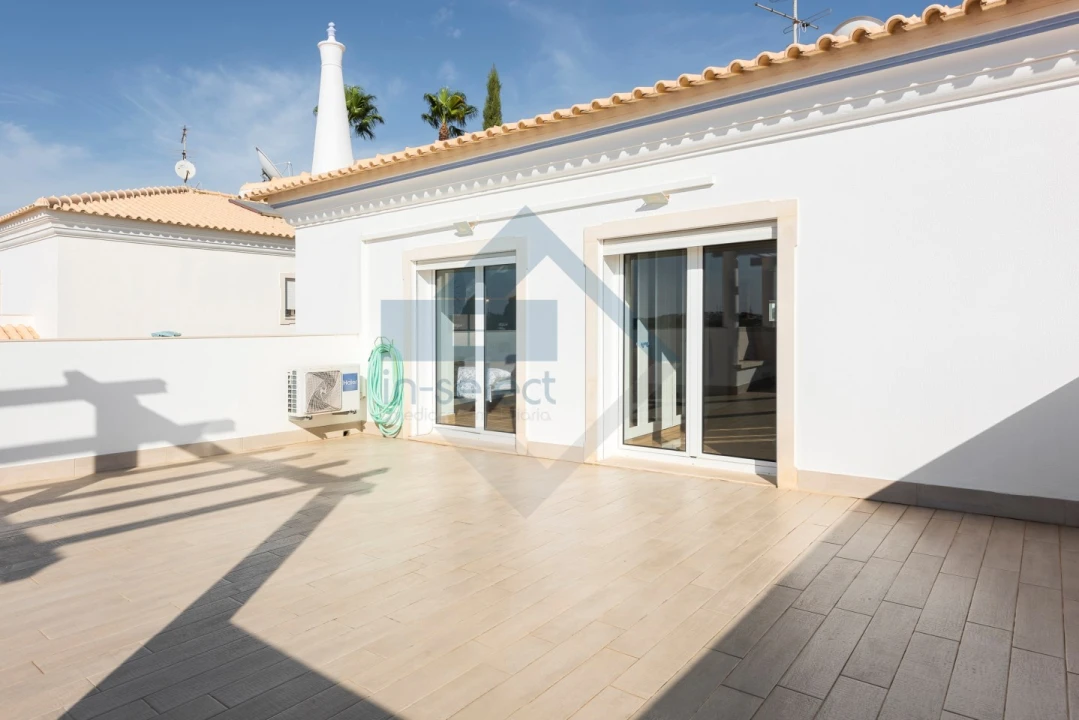 Moradia T4 para Venda em Albufeira e Olhos de Água Foto 44