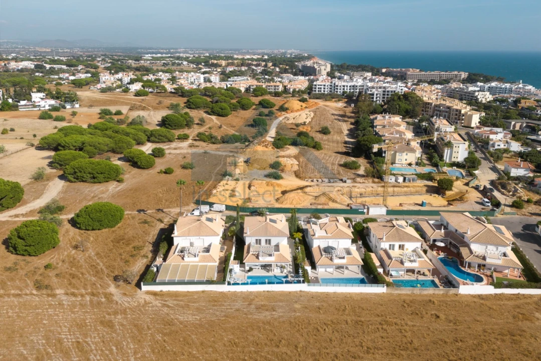 Moradia T4 para Venda em Albufeira e Olhos de Água Foto 53