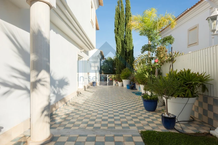 Moradia T4 para Venda em Albufeira e Olhos de Água Foto 11