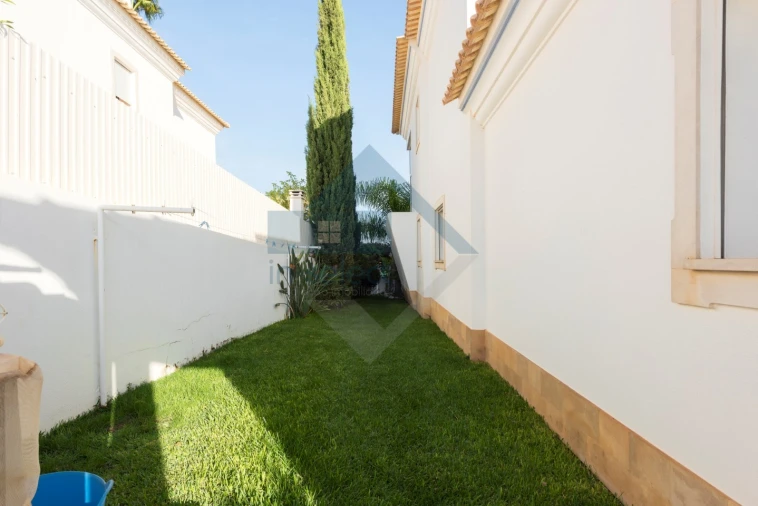 Moradia T4 para Venda em Albufeira e Olhos de Água Foto 16