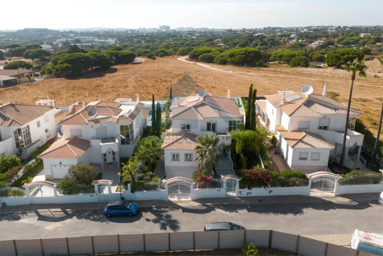 Moradia T4 para Venda em Albufeira e Olhos de Água Foto 50