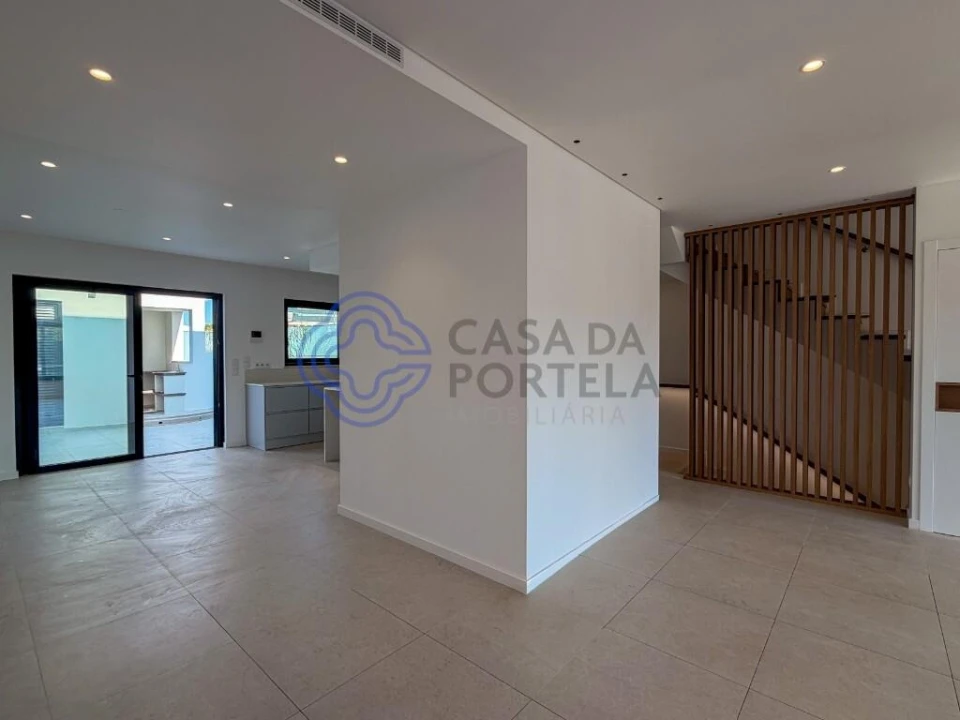 Moradia T3 para Venda em Montenegro Foto 6