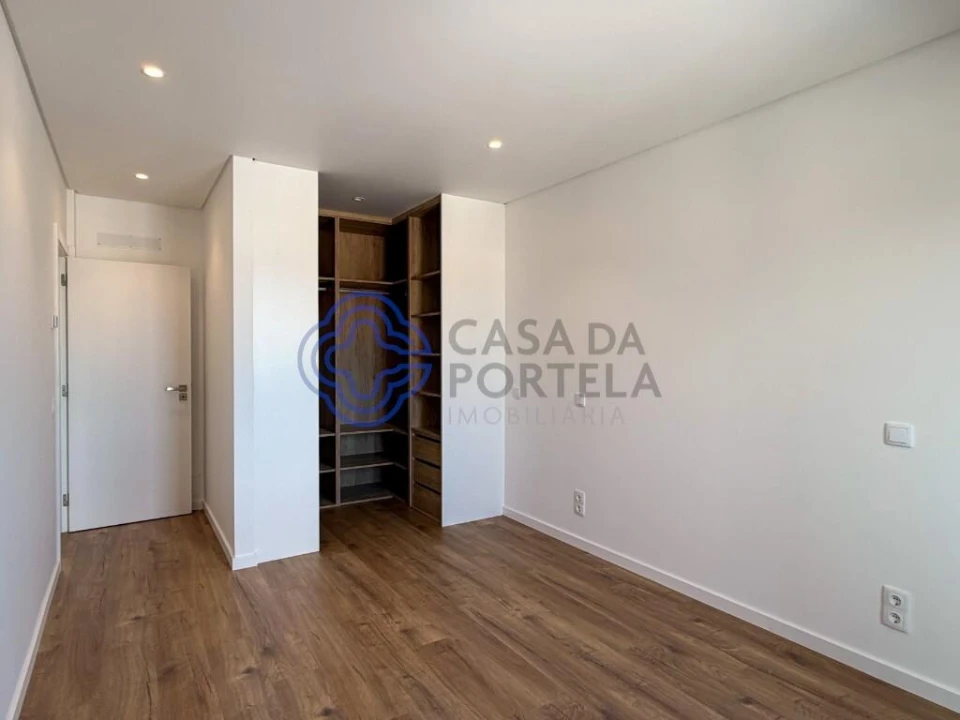 Moradia T3 para Venda em Montenegro Foto 26