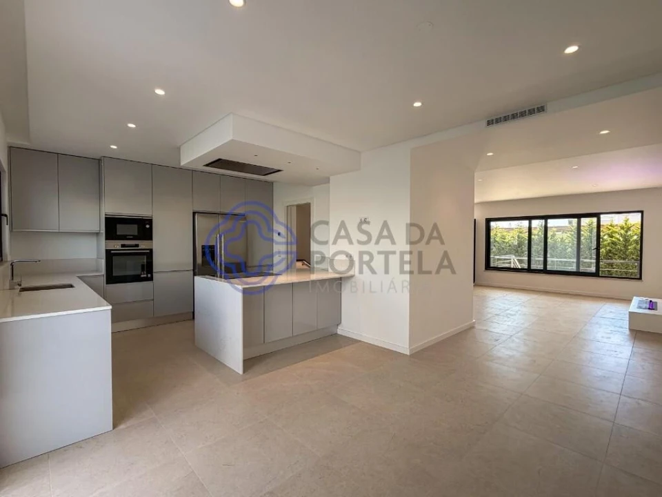 Moradia T3 para Venda em Montenegro Foto 8