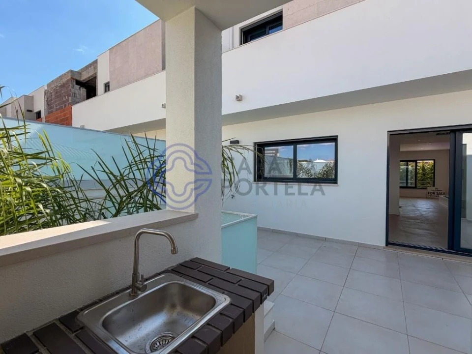 Moradia T3 para Venda em Montenegro Foto 14