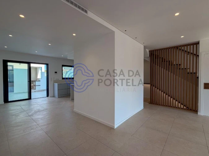 Moradia T3 para Venda em Montenegro Foto 6