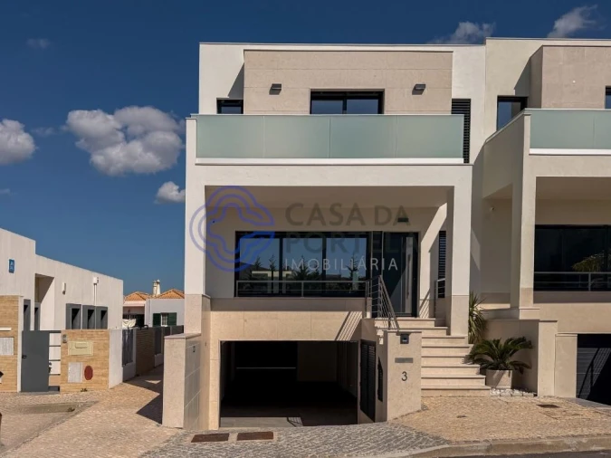 Moradia T3 para Venda em Montenegro