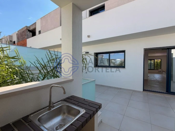 Moradia T3 para Venda em Montenegro Foto 14